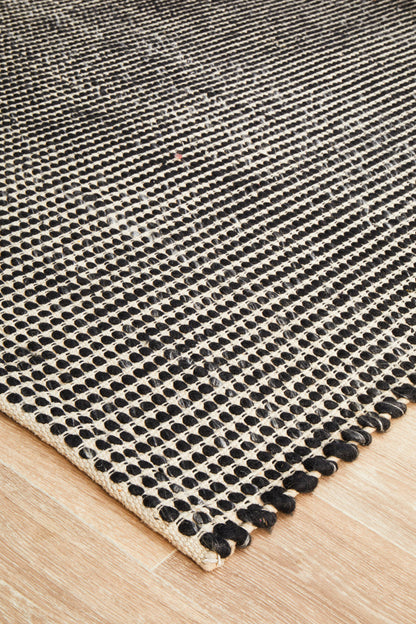 Skandinavian 300 Black Rug